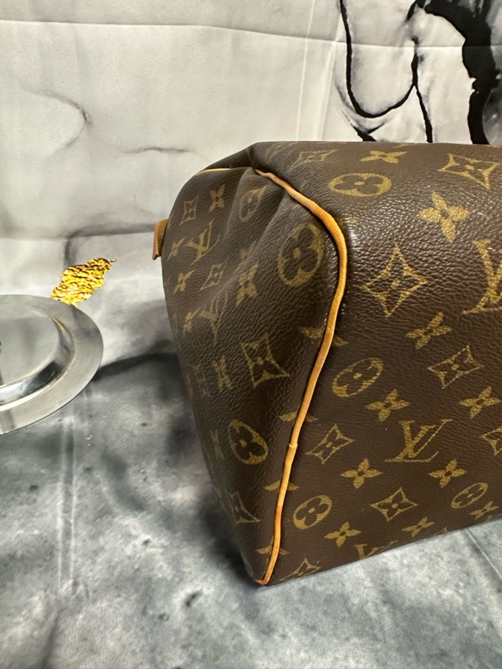 Louis Vuitton Speedy 40 Brown Monogram Canvas Handbag with Bow Charm - Picture 6 of 9